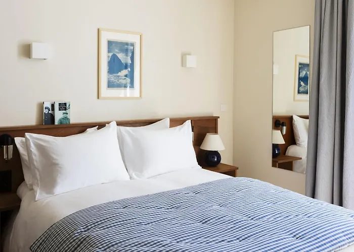 Hotel Alfred Port-vieux 3*