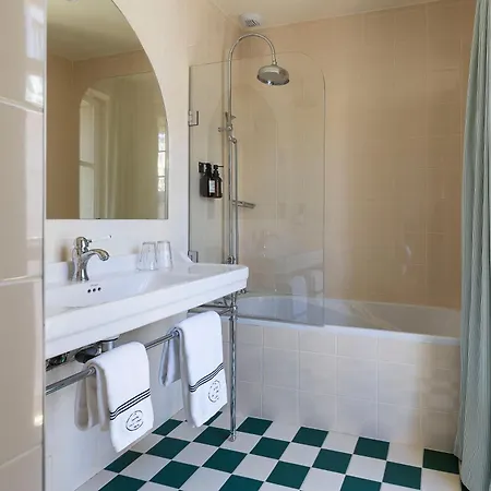 Hotel Alfred Port-vieux 3*